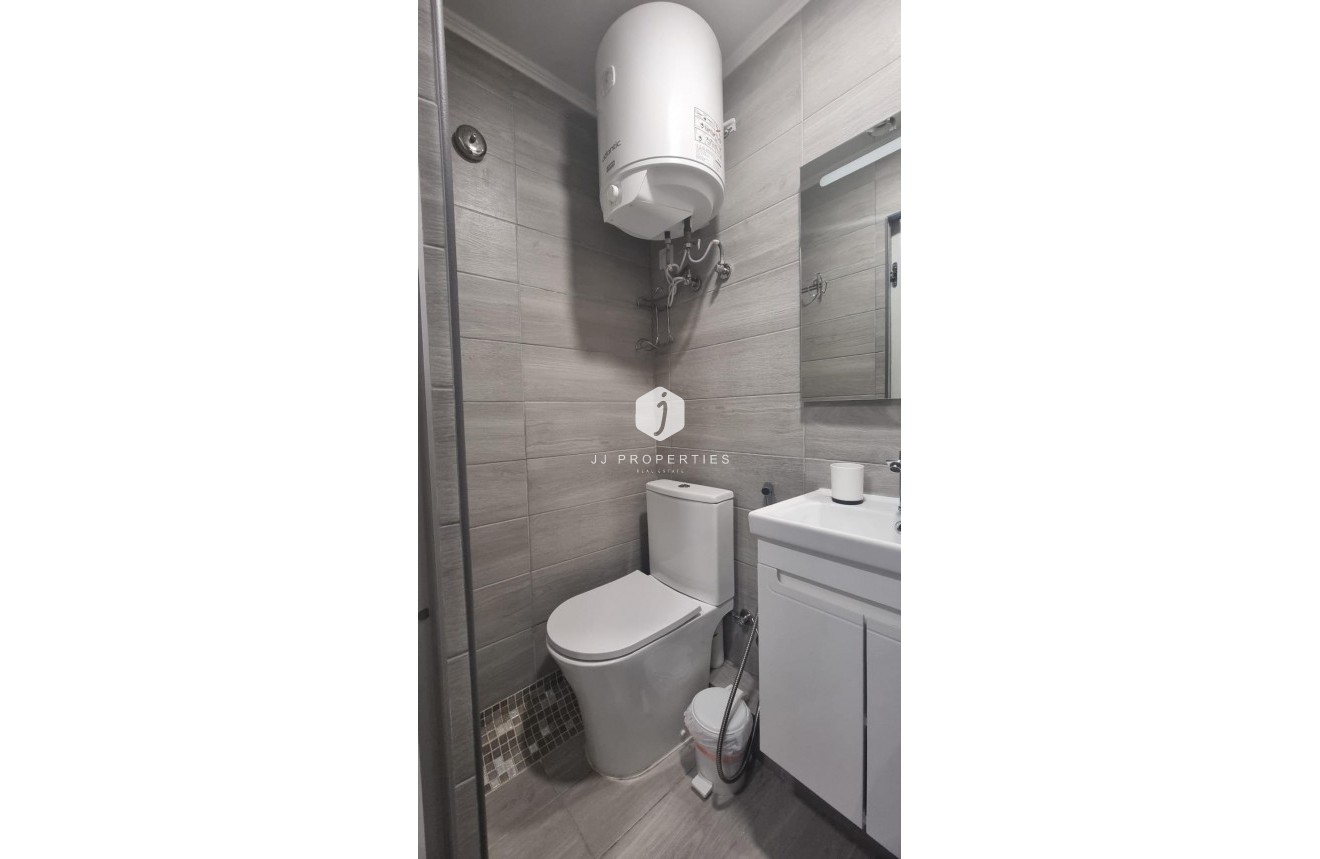 Tweedehands - Appartement / flat -
Torrevieja - Centro