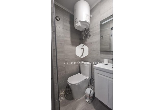Tweedehands - Appartement / flat -
Torrevieja - Centro