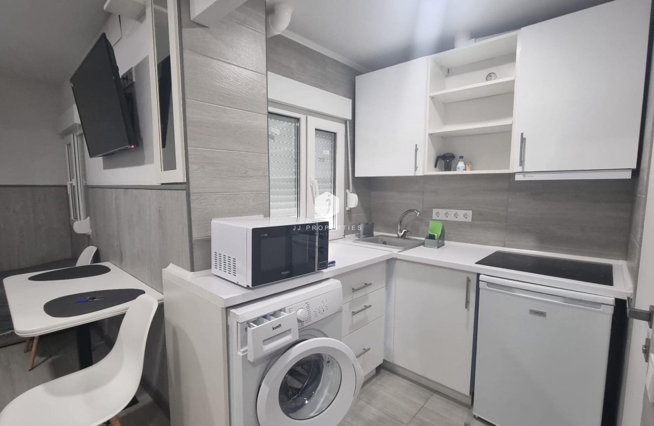 Tweedehands - Appartement / flat -
Torrevieja - Centro
