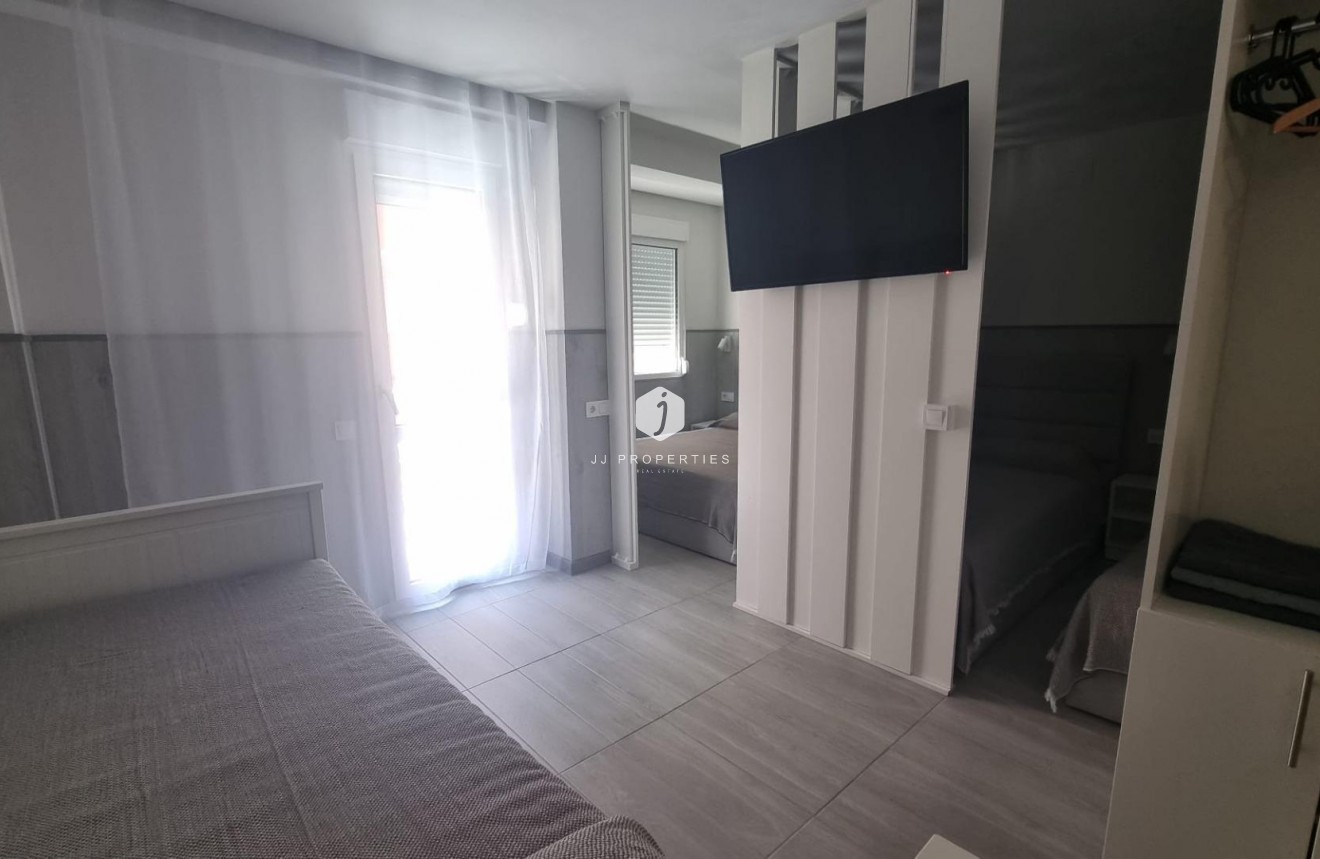 Tweedehands - Appartement / flat -
Torrevieja - Centro