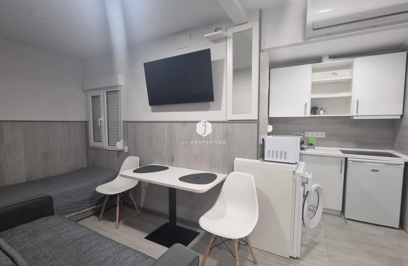 Tweedehands - Appartement / flat -
Torrevieja - Centro