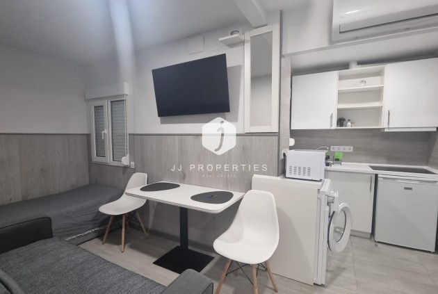 Tweedehands - Appartement / flat -
Torrevieja - Centro