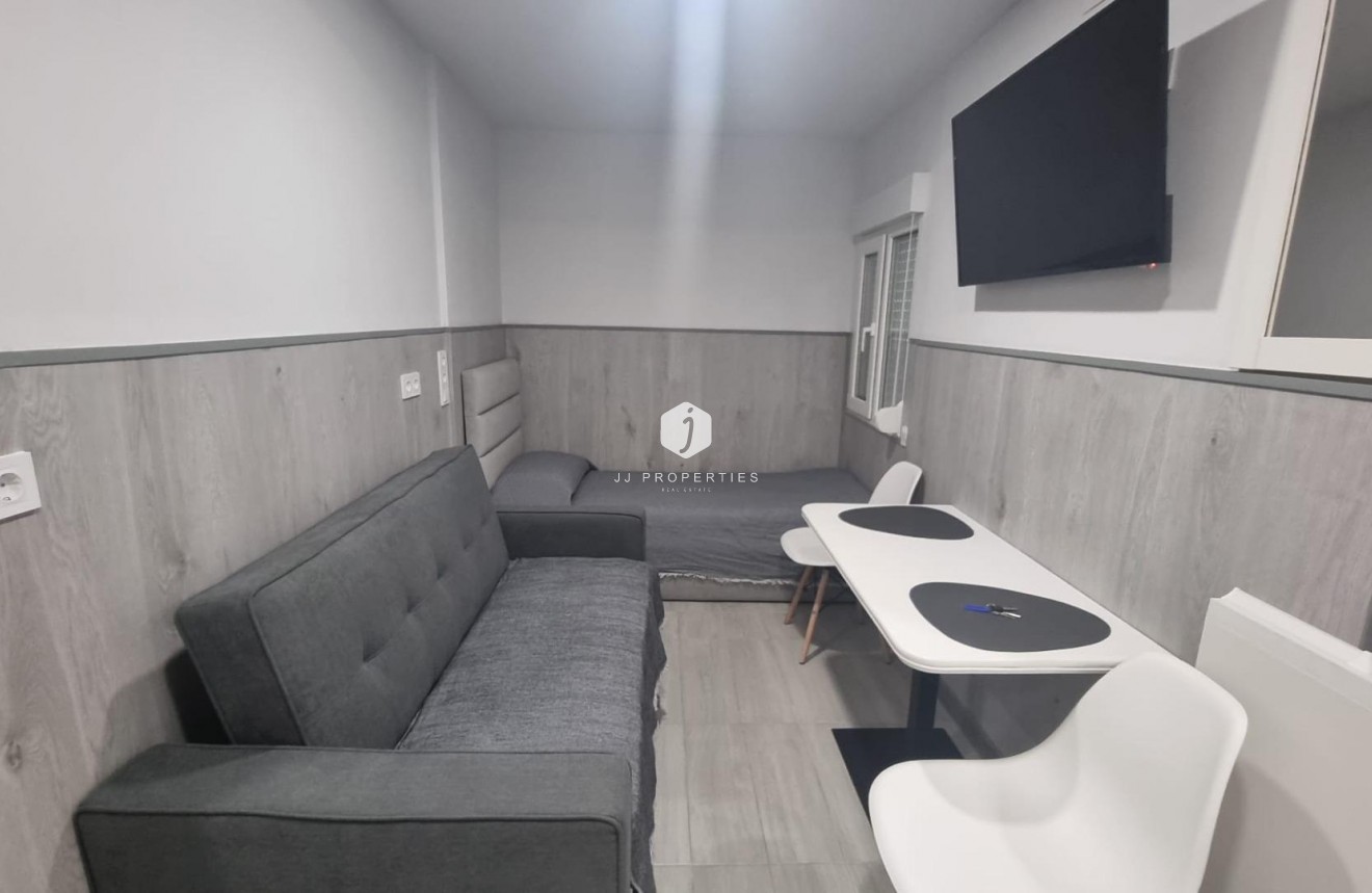 Tweedehands - Appartement / flat -
Torrevieja - Centro