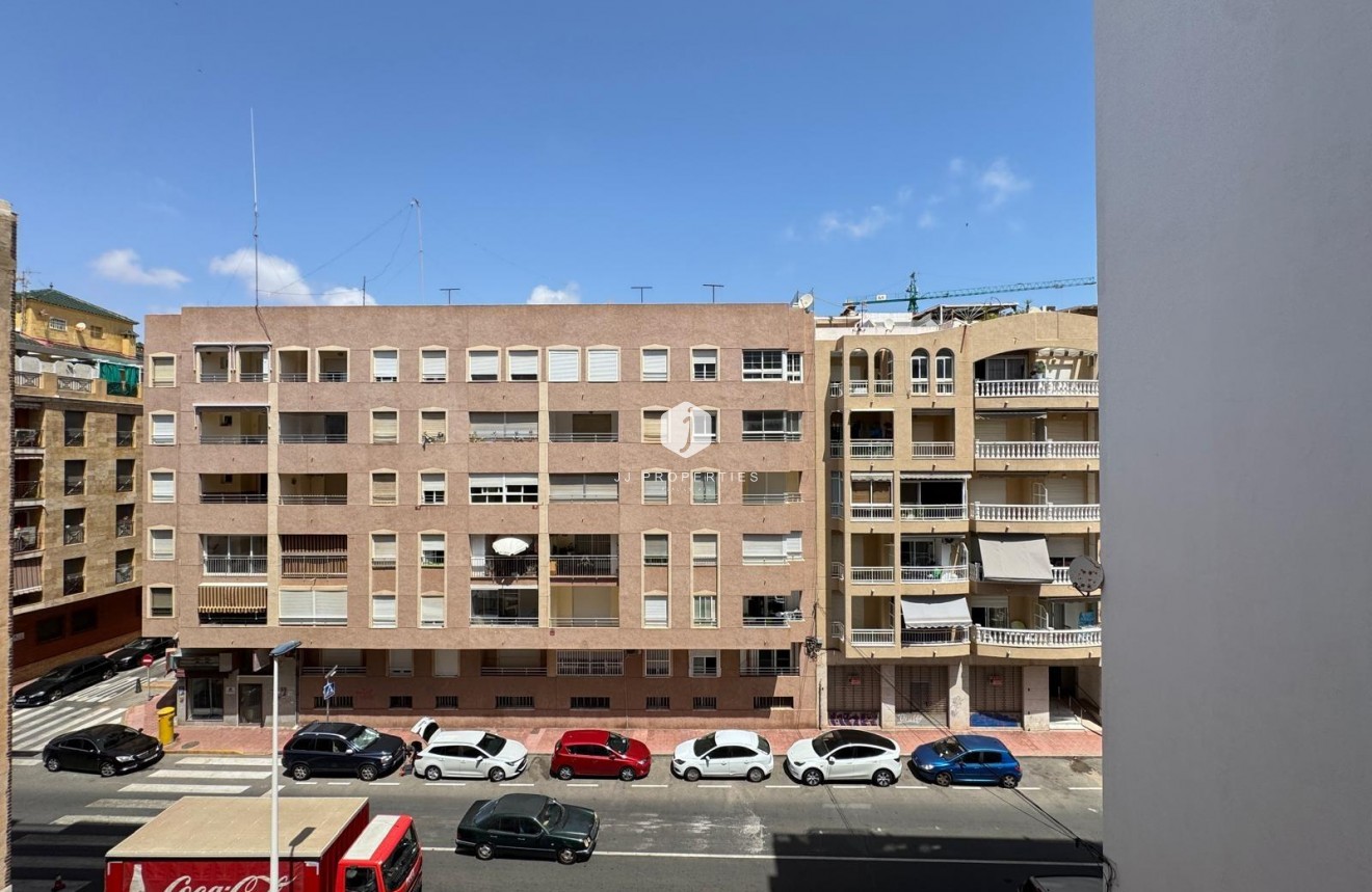 Aus zweiter Hand - Wohnung -
Torrevieja - Playa del Cura
