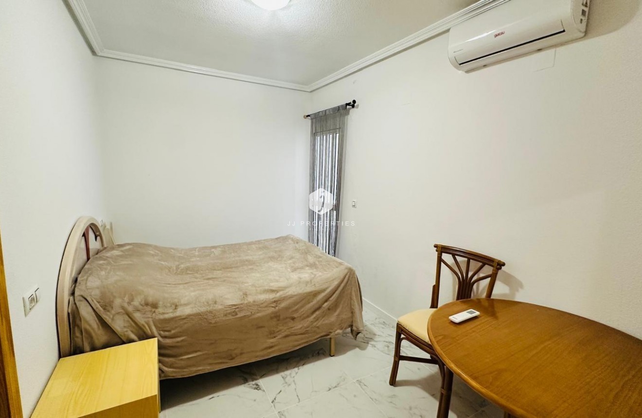 Resale - Apartment / flat -
Torrevieja - Acequion