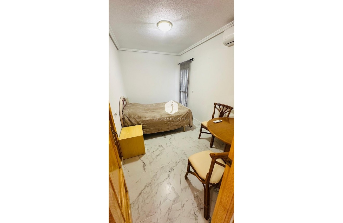Resale - Apartment / flat -
Torrevieja - Acequion