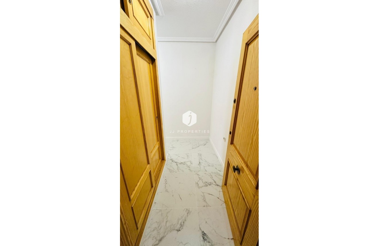 Resale - Apartment / flat -
Torrevieja - Acequion