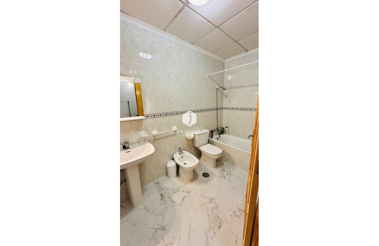 Resale - Apartment / flat -
Torrevieja - Acequion