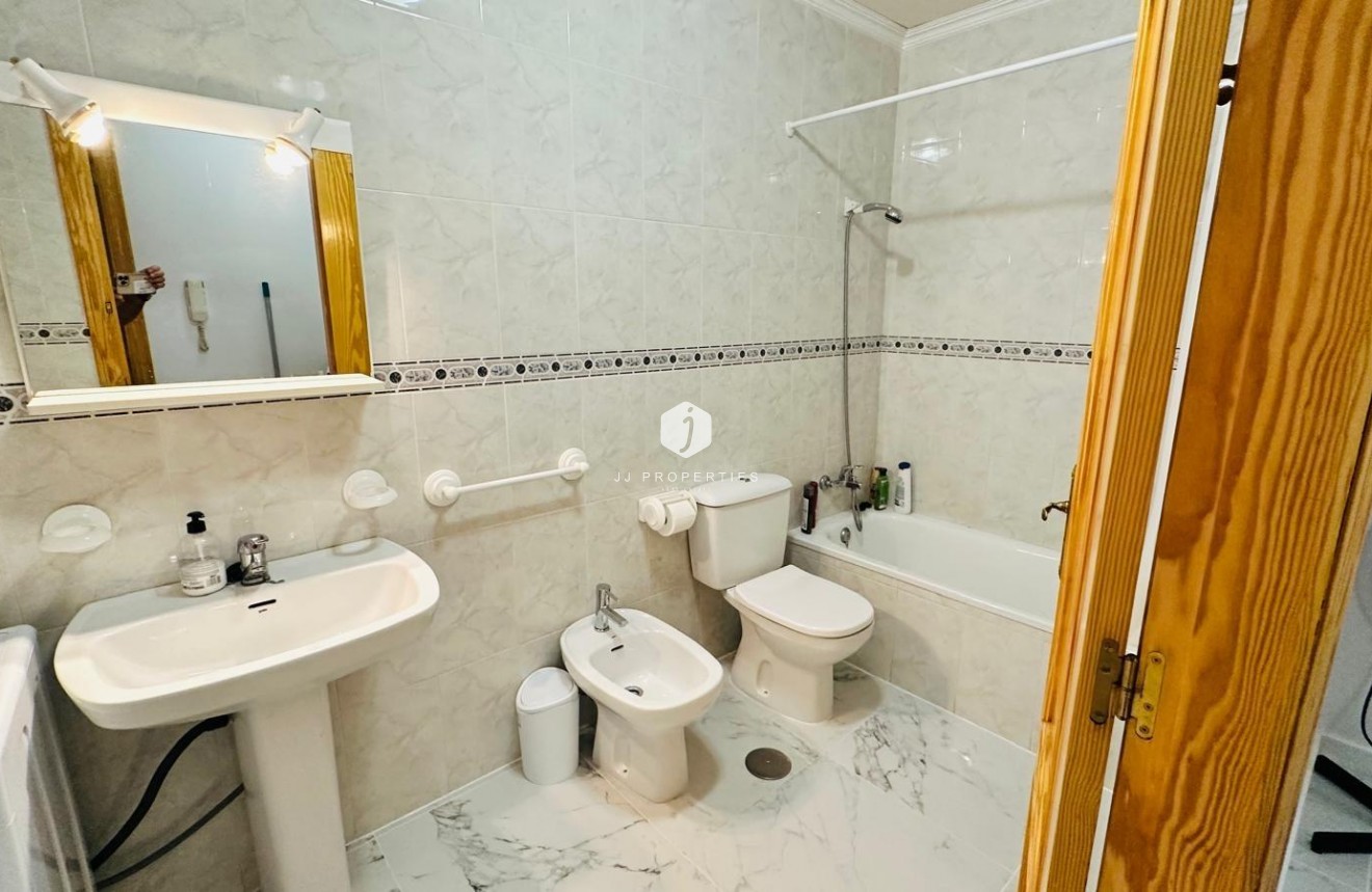 Resale - Apartment / flat -
Torrevieja - Acequion