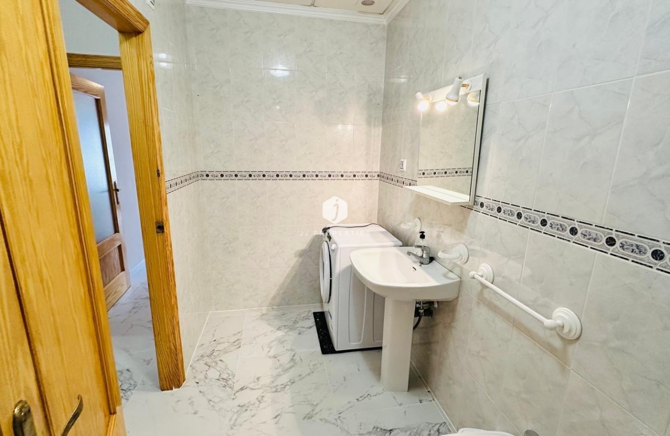 Resale - Apartment / flat -
Torrevieja - Acequion