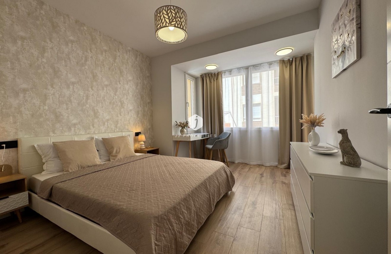 Aus zweiter Hand - Wohnung -
Torrevieja - Playa del Cura