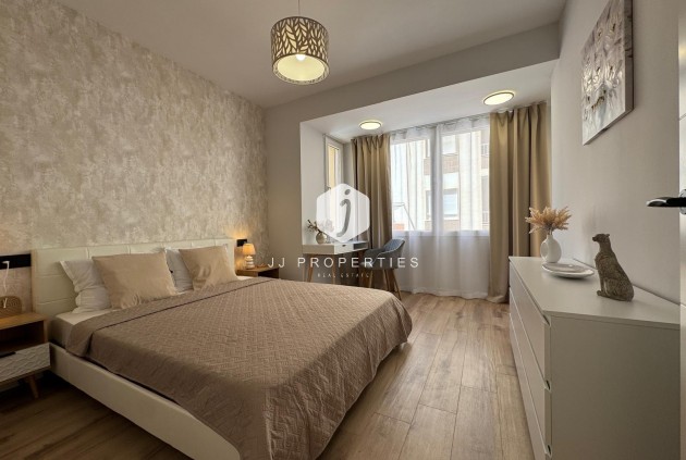 Aus zweiter Hand - Wohnung -
Torrevieja - Playa del Cura
