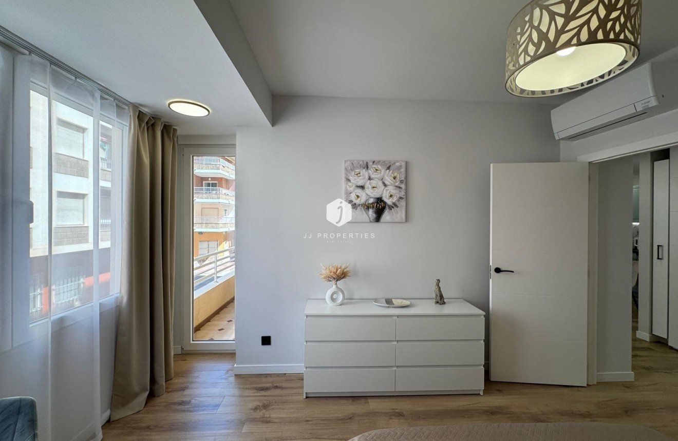 Aus zweiter Hand - Wohnung -
Torrevieja - Playa del Cura