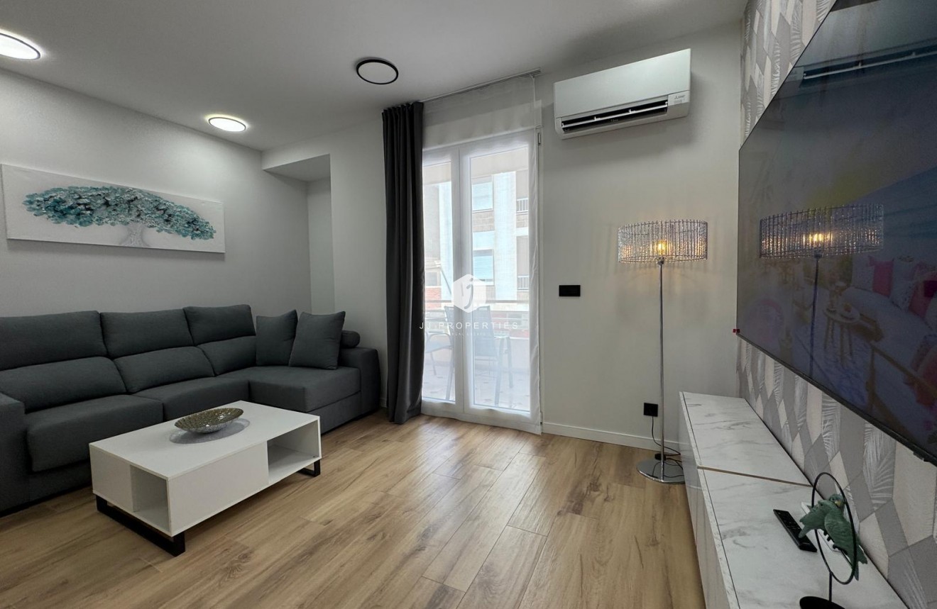 Aus zweiter Hand - Wohnung -
Torrevieja - Playa del Cura