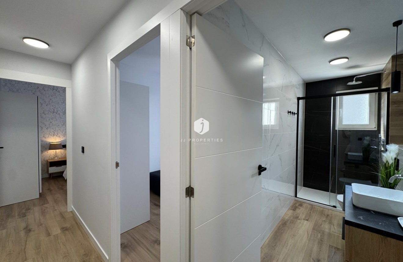 Aus zweiter Hand - Wohnung -
Torrevieja - Playa del Cura