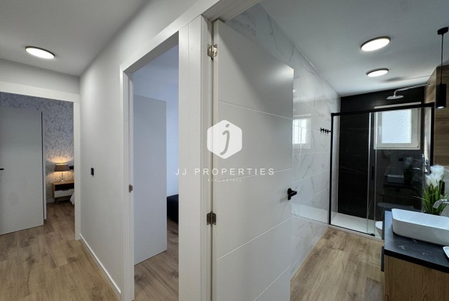 Aus zweiter Hand - Wohnung -
Torrevieja - Playa del Cura