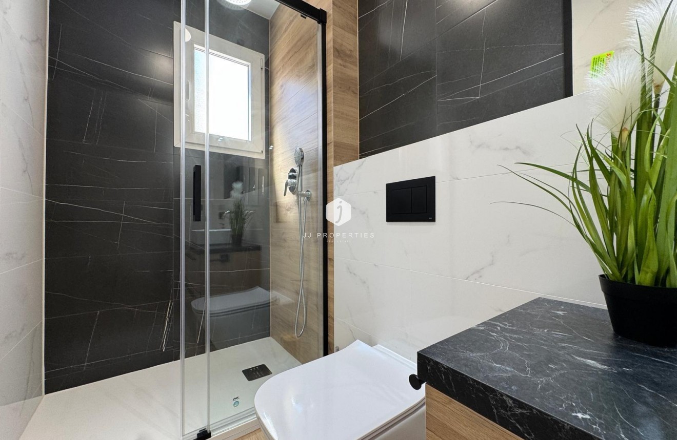 Aus zweiter Hand - Wohnung -
Torrevieja - Playa del Cura