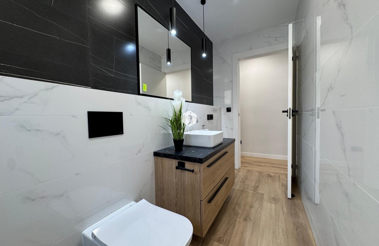 Aus zweiter Hand - Wohnung -
Torrevieja - Playa del Cura