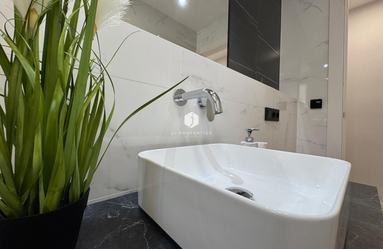 Aus zweiter Hand - Wohnung -
Torrevieja - Playa del Cura