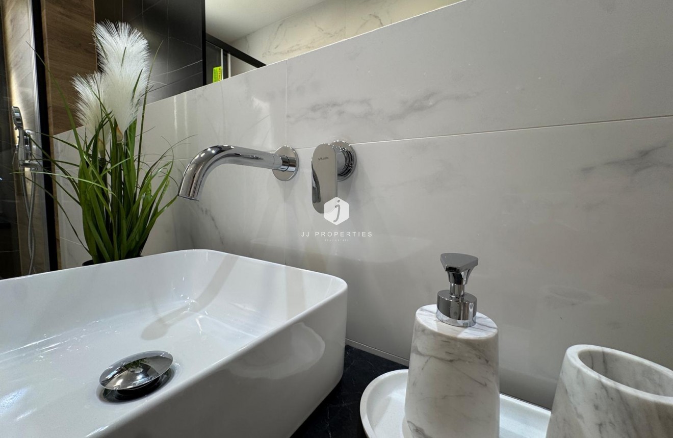 Aus zweiter Hand - Wohnung -
Torrevieja - Playa del Cura