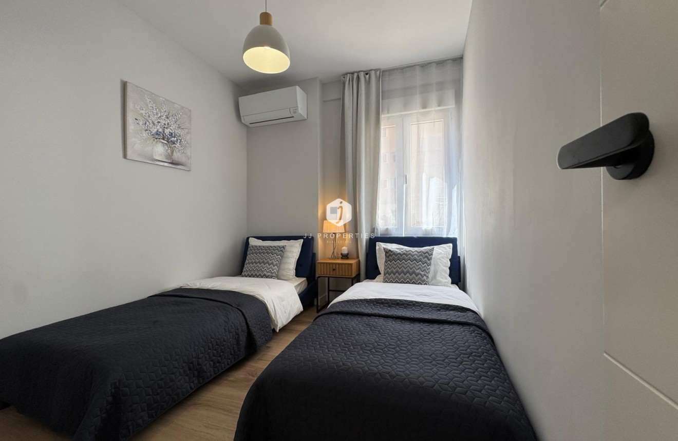 Aus zweiter Hand - Wohnung -
Torrevieja - Playa del Cura