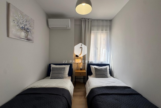 Aus zweiter Hand - Wohnung -
Torrevieja - Playa del Cura