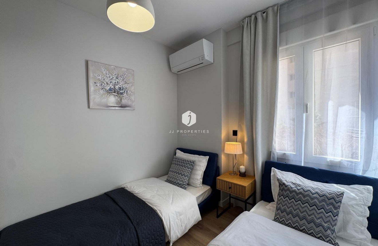 Aus zweiter Hand - Wohnung -
Torrevieja - Playa del Cura