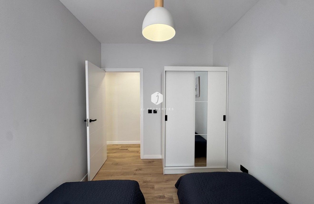 Aus zweiter Hand - Wohnung -
Torrevieja - Playa del Cura