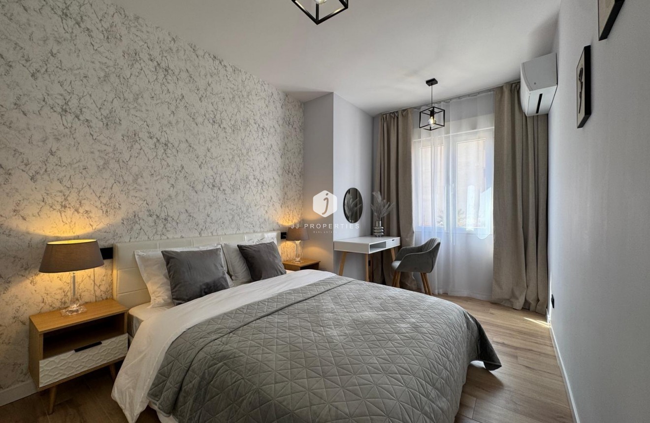 Aus zweiter Hand - Wohnung -
Torrevieja - Playa del Cura