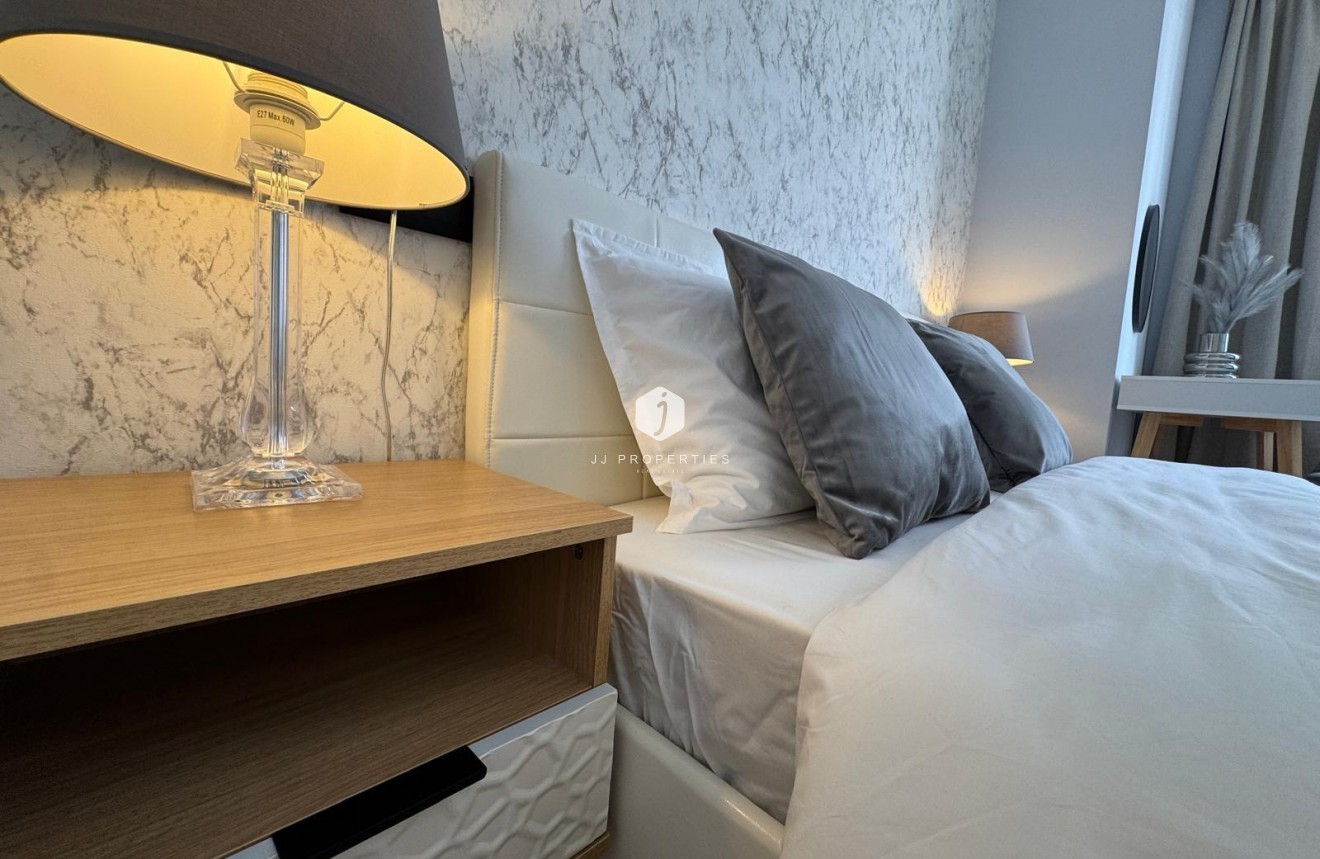 Aus zweiter Hand - Wohnung -
Torrevieja - Playa del Cura