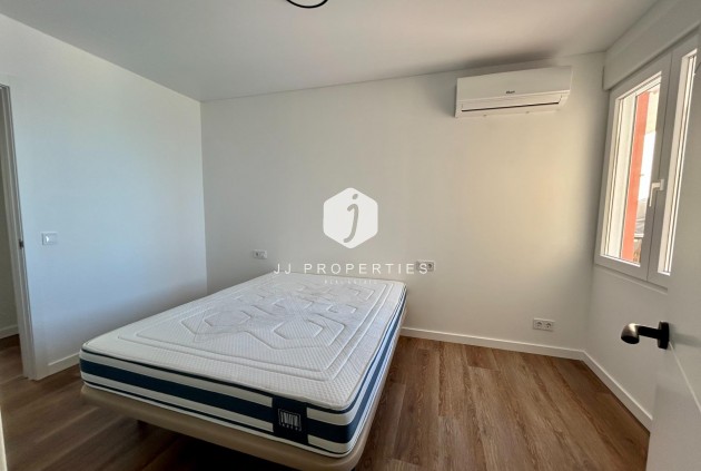 Z drugiej ręki - Mieszkanie w bloku -
Torrevieja - Acequion