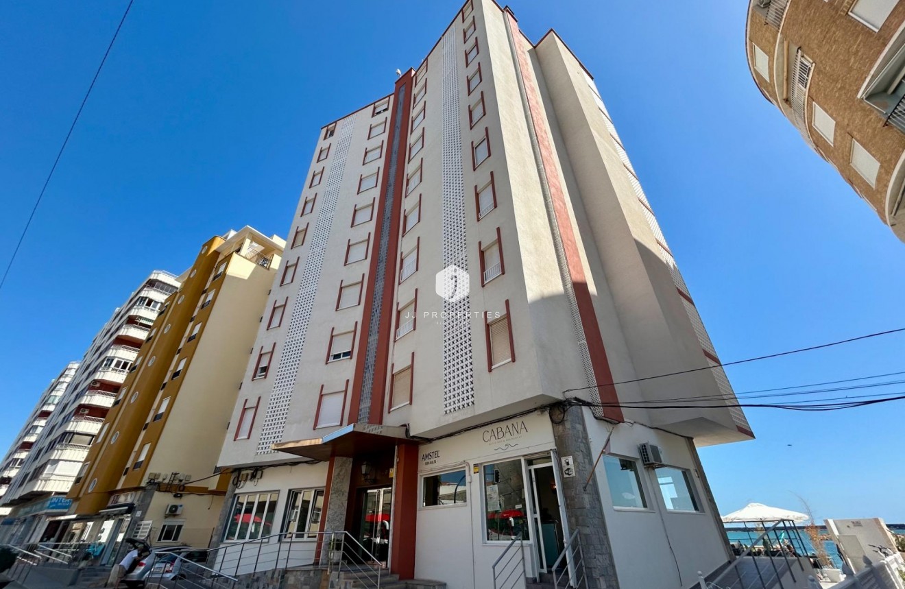 Z drugiej ręki - Mieszkanie w bloku -
Torrevieja - Acequion