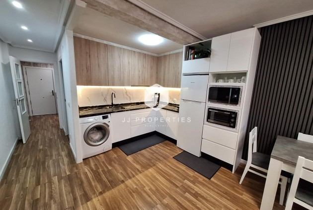 Tweedehands - Appartement / flat -
Torrevieja - Centro