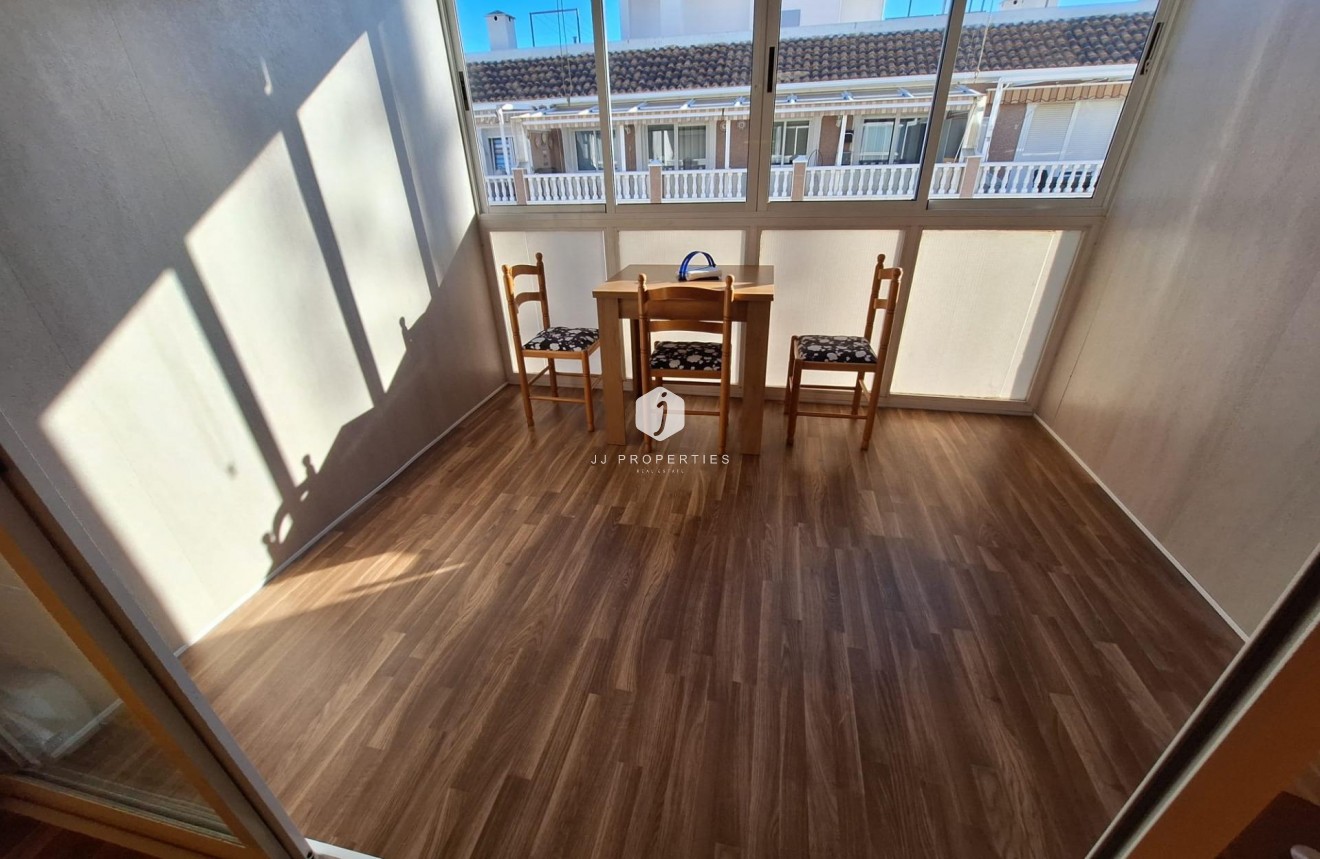 Tweedehands - Appartement / flat -
Torrevieja - Centro