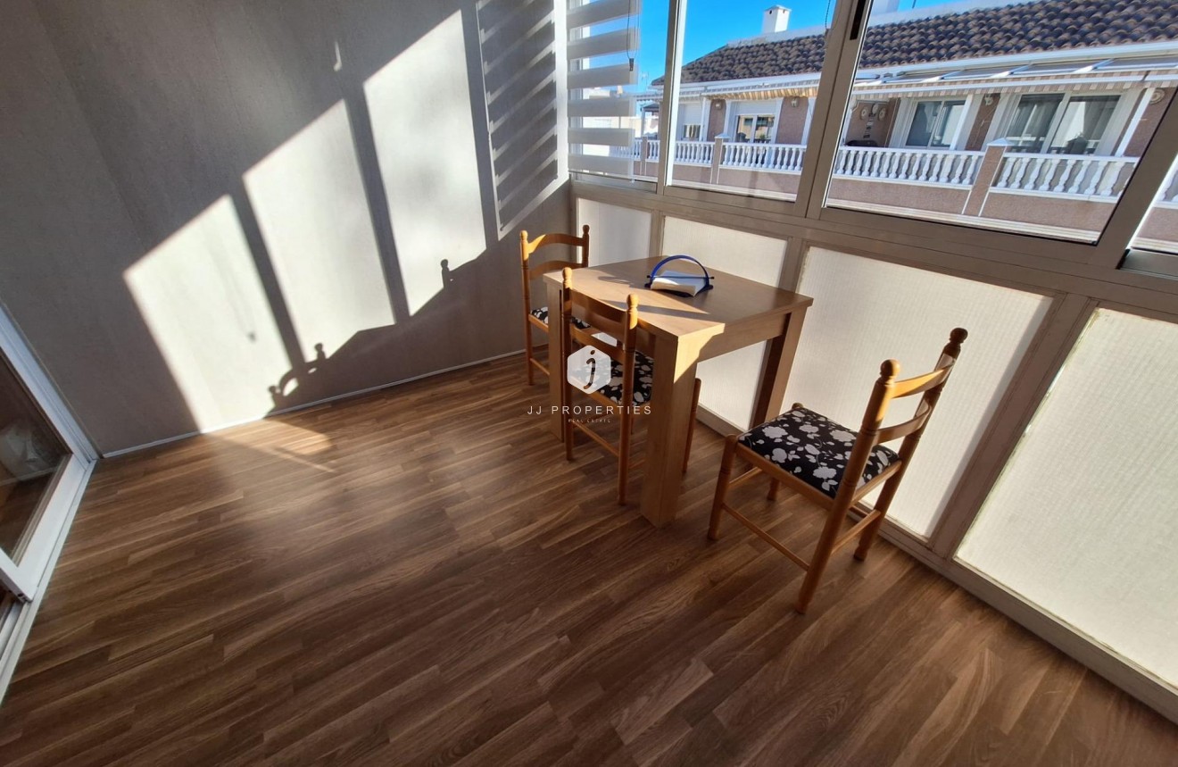 Tweedehands - Appartement / flat -
Torrevieja - Centro