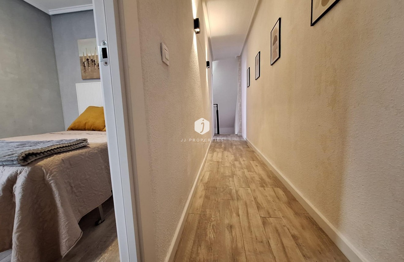 Tweedehands - Appartement / flat -
Torrevieja - Centro