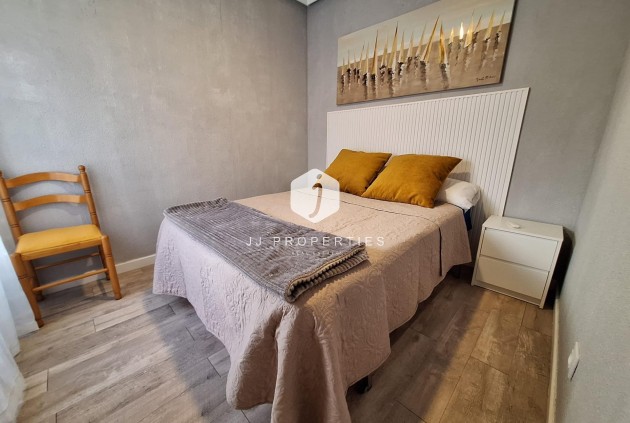 Tweedehands - Appartement / flat -
Torrevieja - Centro