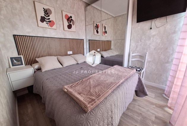 Tweedehands - Appartement / flat -
Torrevieja - Centro