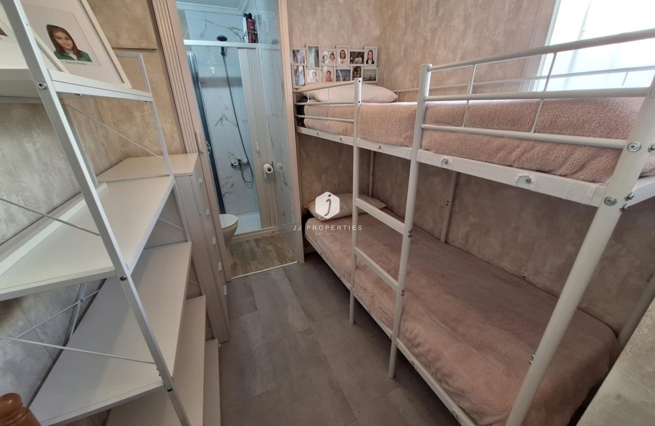 Tweedehands - Appartement / flat -
Torrevieja - Centro