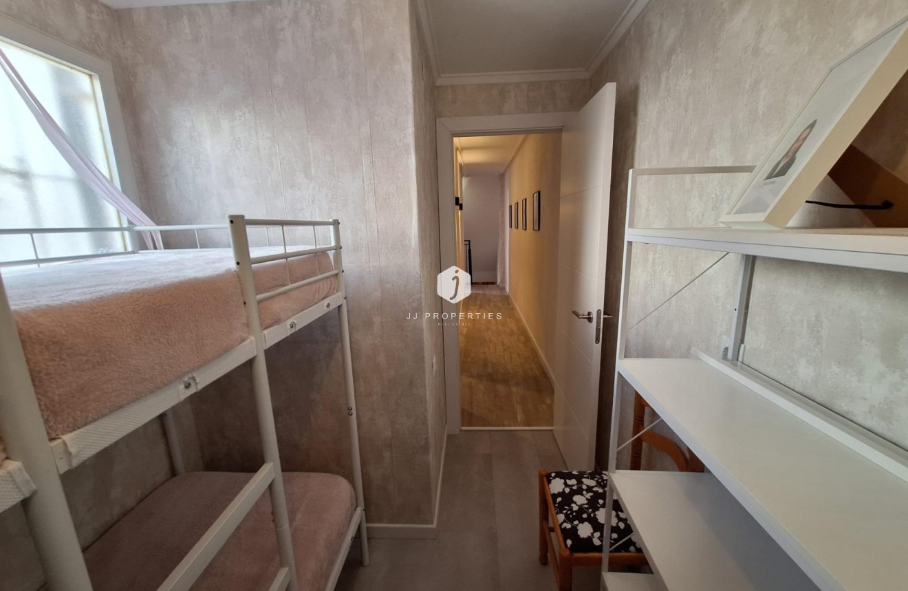 Tweedehands - Appartement / flat -
Torrevieja - Centro