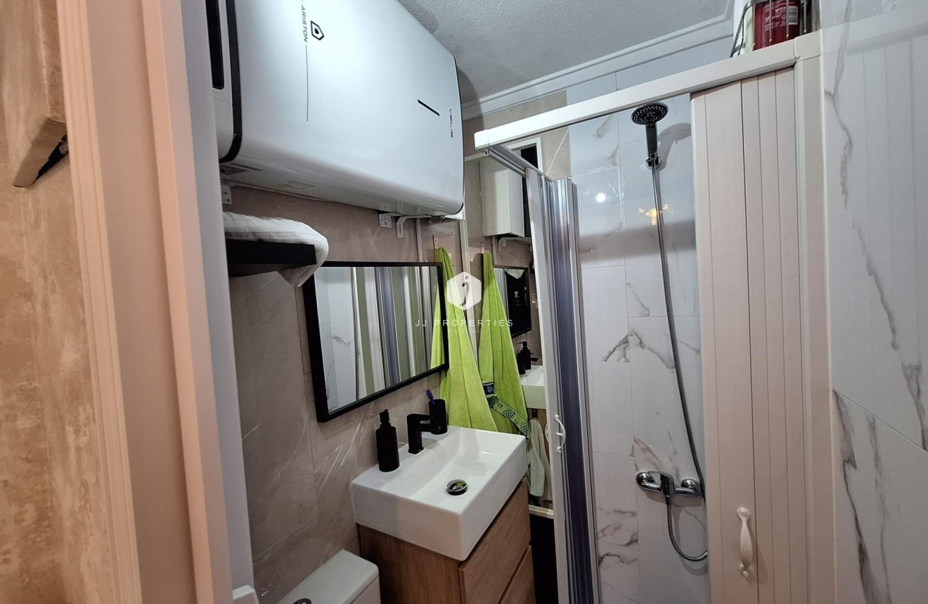 Tweedehands - Appartement / flat -
Torrevieja - Centro