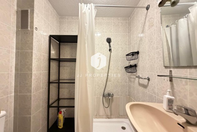 D'occasion - Appartement -
Torrevieja - Playa del Cura