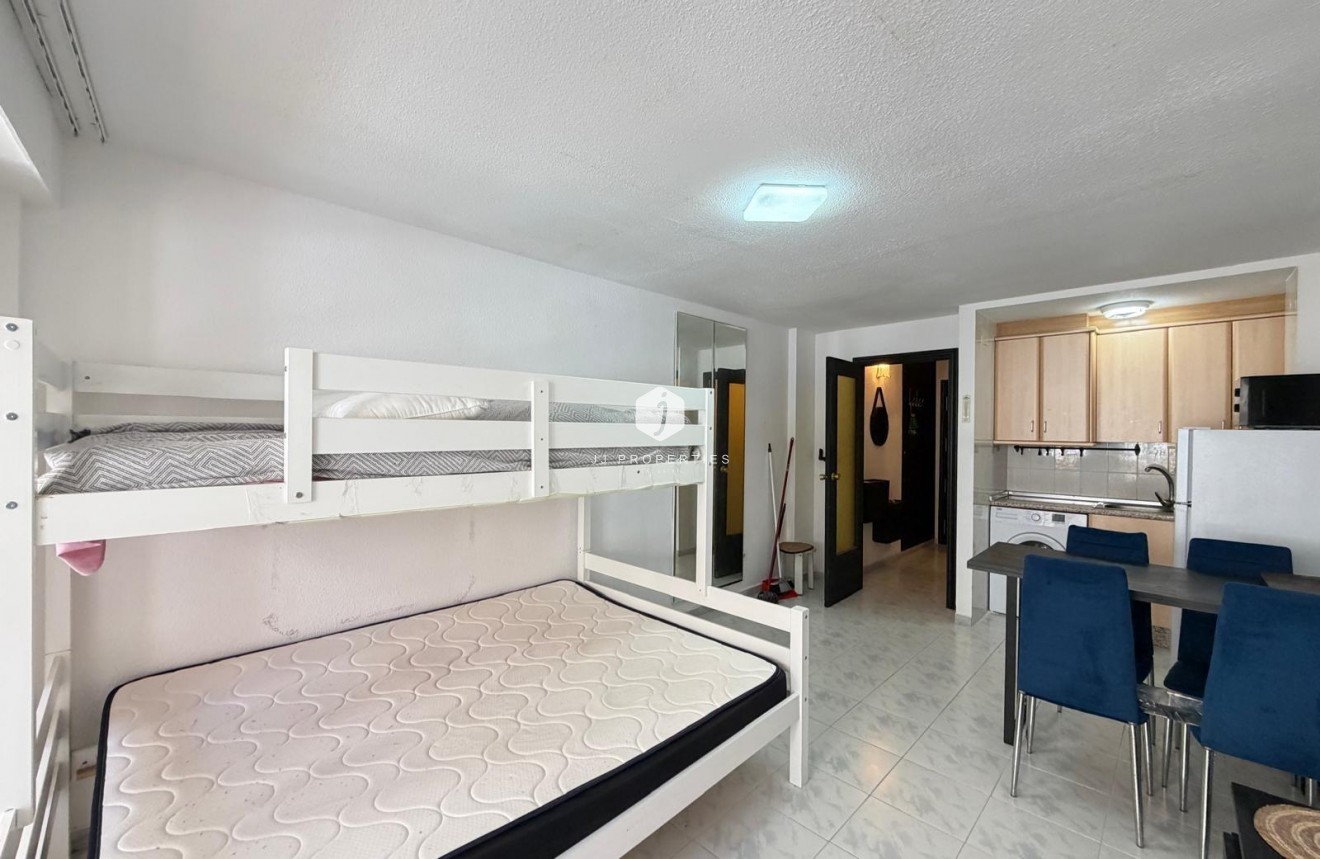 D'occasion - Appartement -
Torrevieja - Playa del Cura