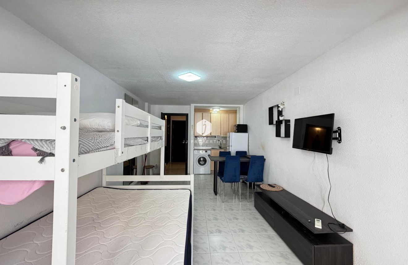 D'occasion - Appartement -
Torrevieja - Playa del Cura