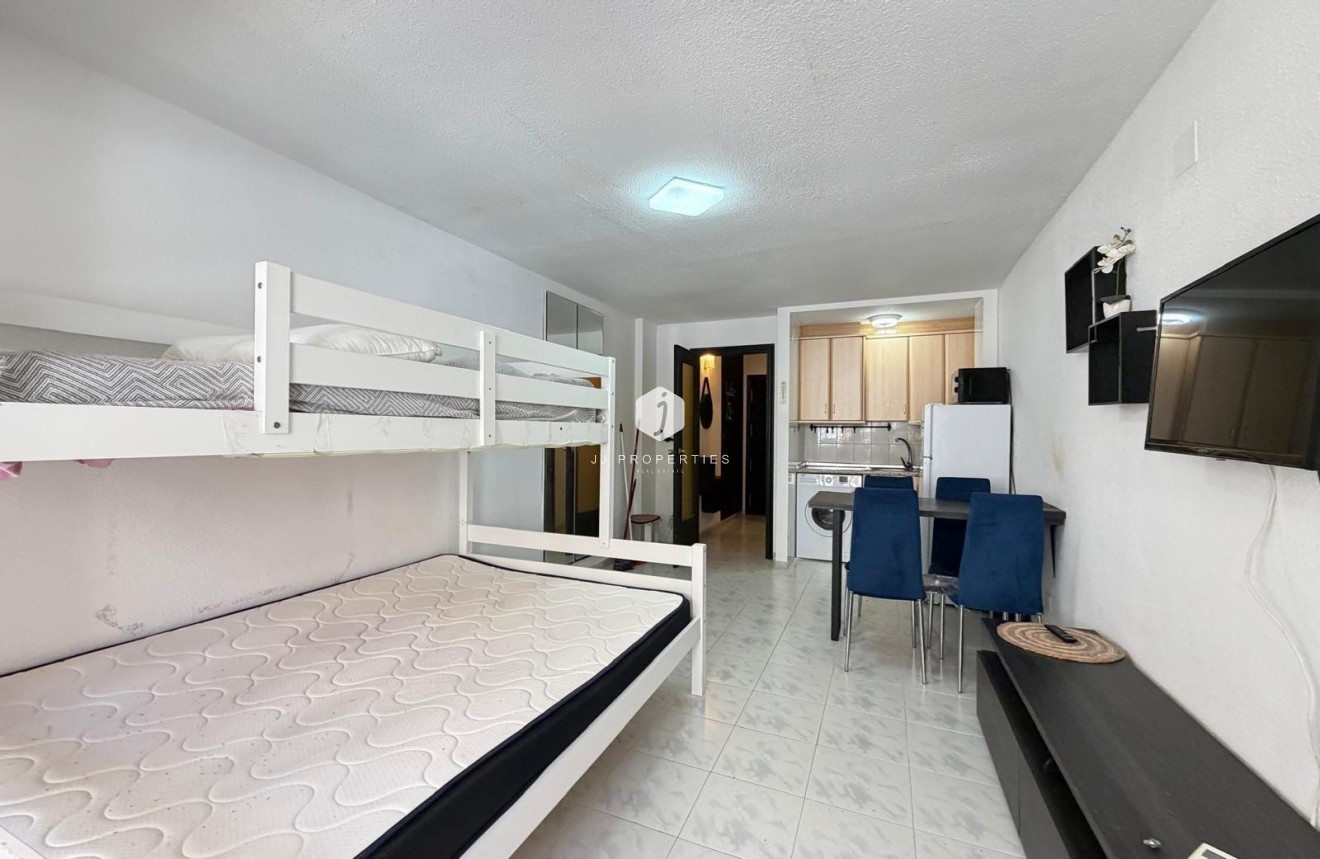 D'occasion - Appartement -
Torrevieja - Playa del Cura
