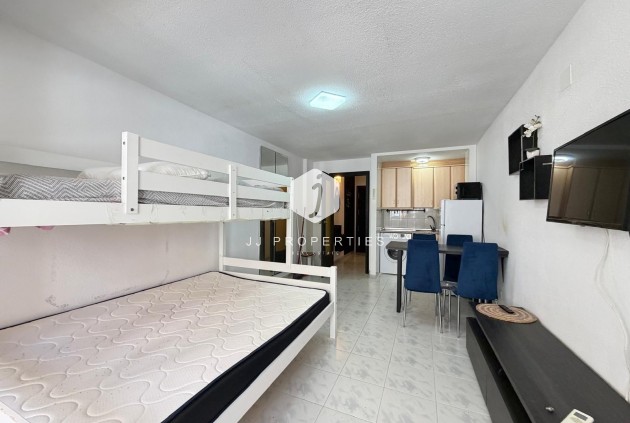 D'occasion - Appartement -
Torrevieja - Playa del Cura