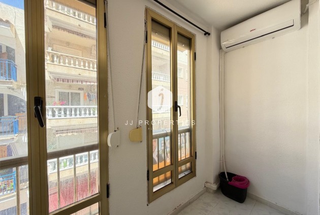 D'occasion - Appartement -
Torrevieja - Playa del Cura