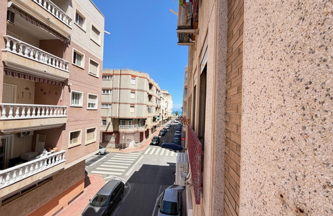 D'occasion - Appartement -
Torrevieja - Playa del Cura