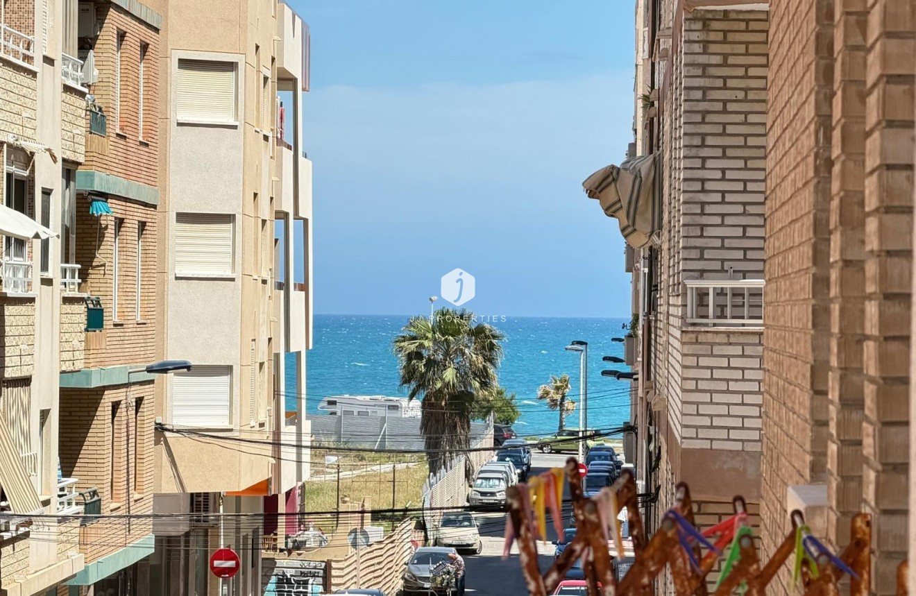 D'occasion - Appartement -
Torrevieja - Playa del Cura
