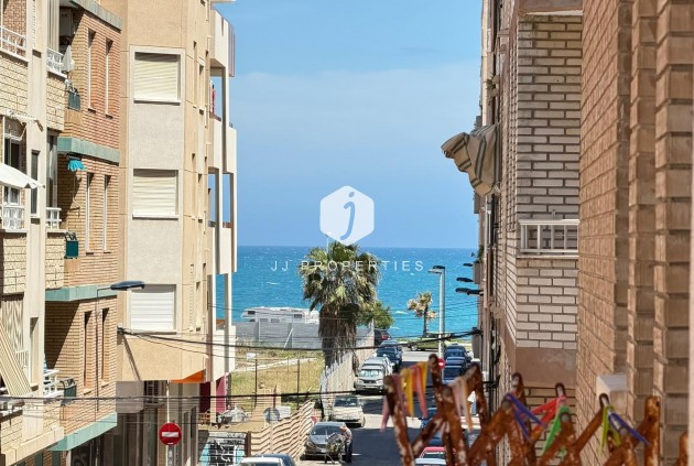 D'occasion - Appartement -
Torrevieja - Playa del Cura
